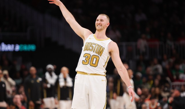 开云-真准啊！豪泽8中6&amp;5记三分拿下17分6板3助