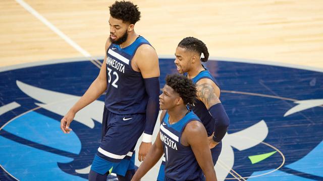 1647422920102023439.jpg wolves-towns-russell-edwards.jpg